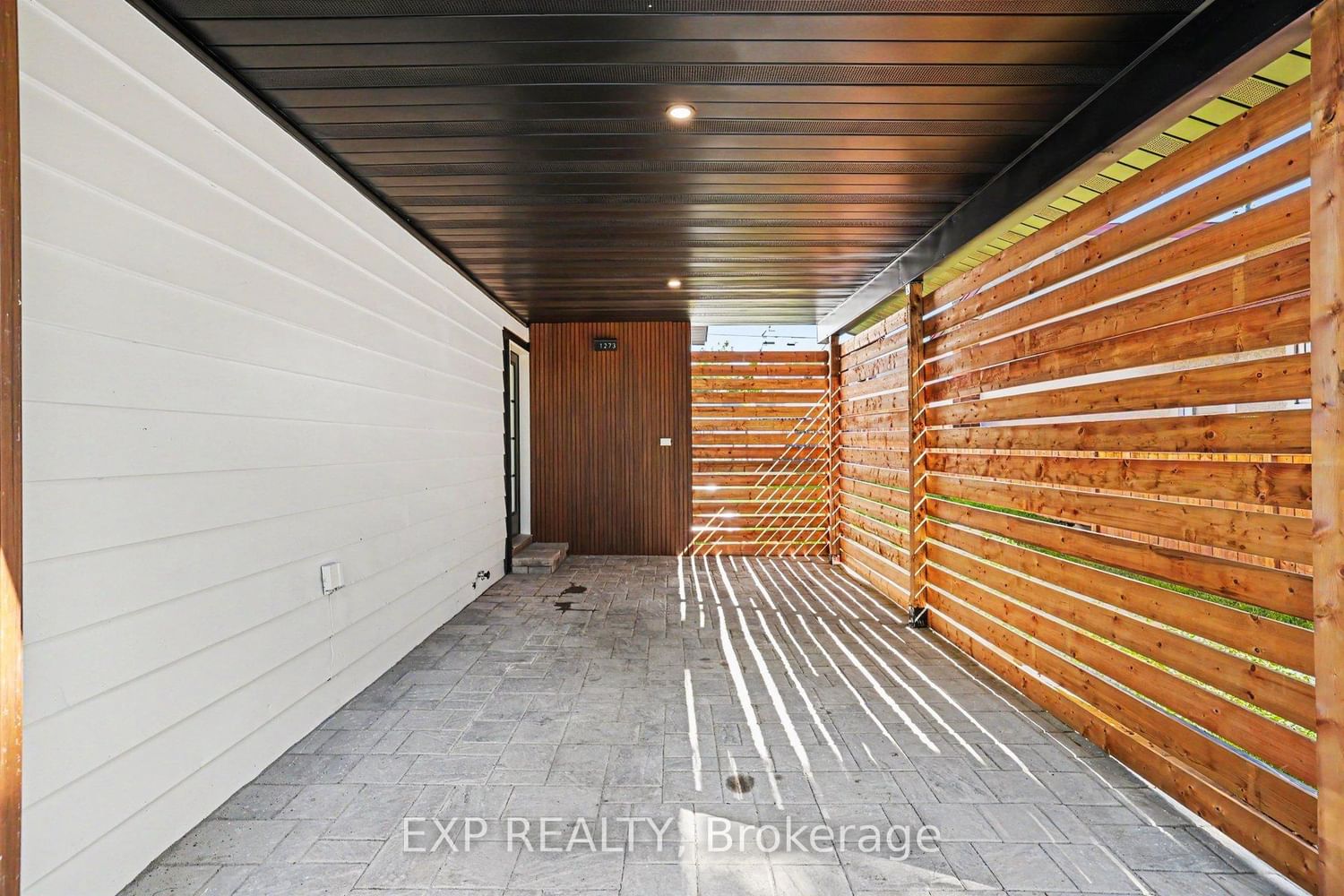 1273 Ridgemont Avenue • Ottawa, ON photo 3