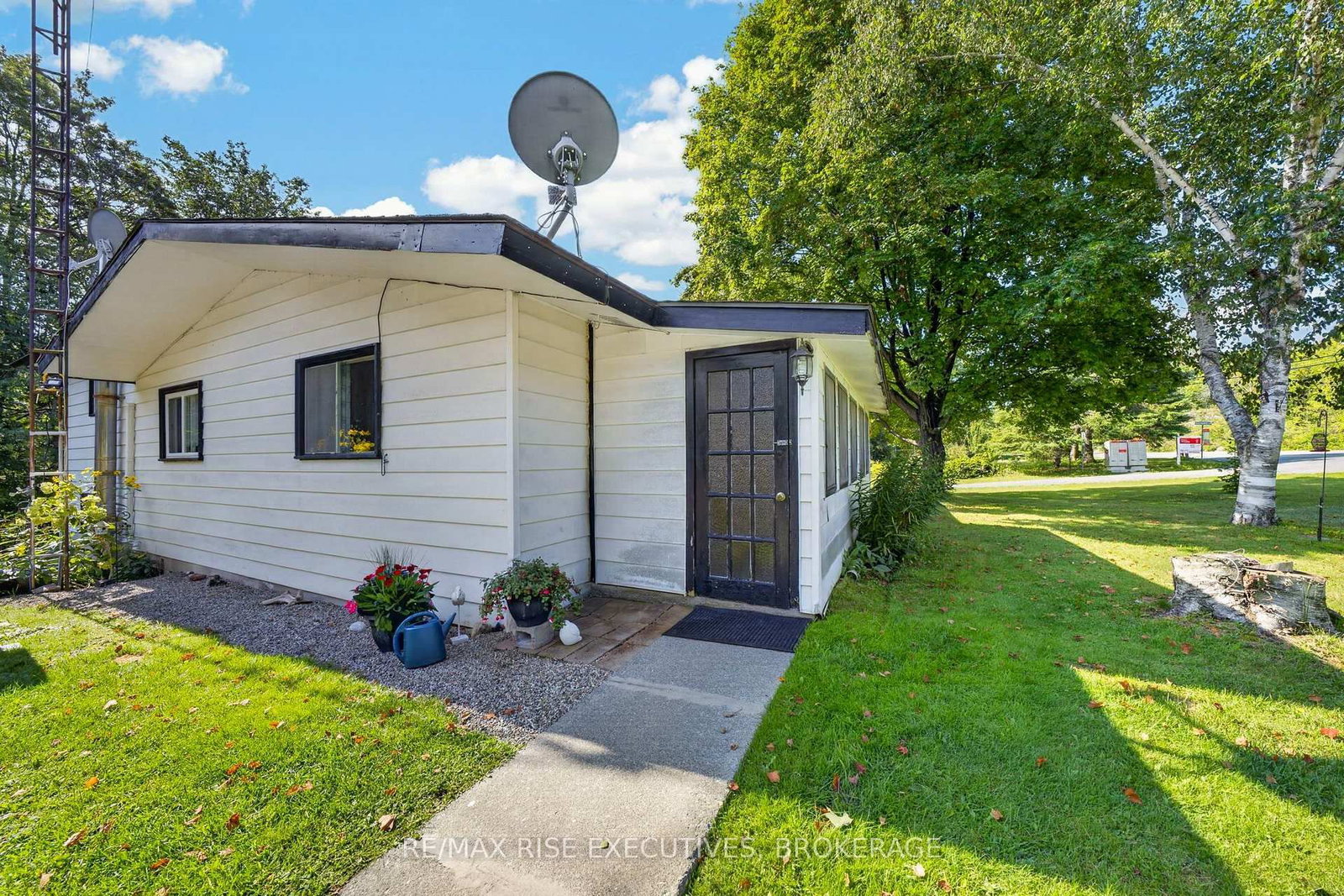 6900 Perth Road • Perth Road, ON photo 4