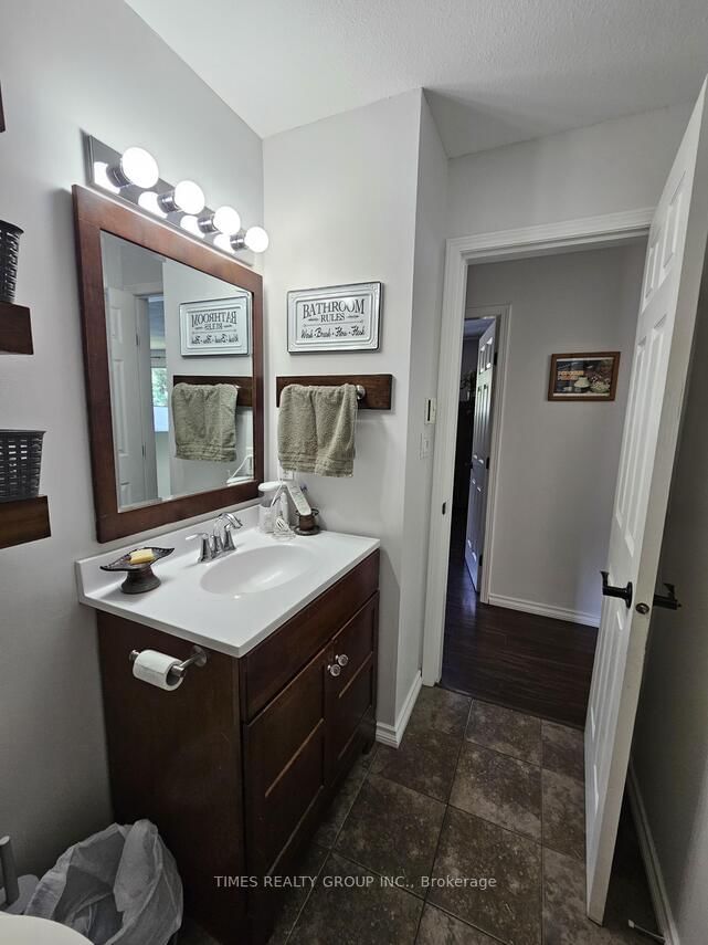 606 Gillis Avenue • Out of Area, BC photo 8