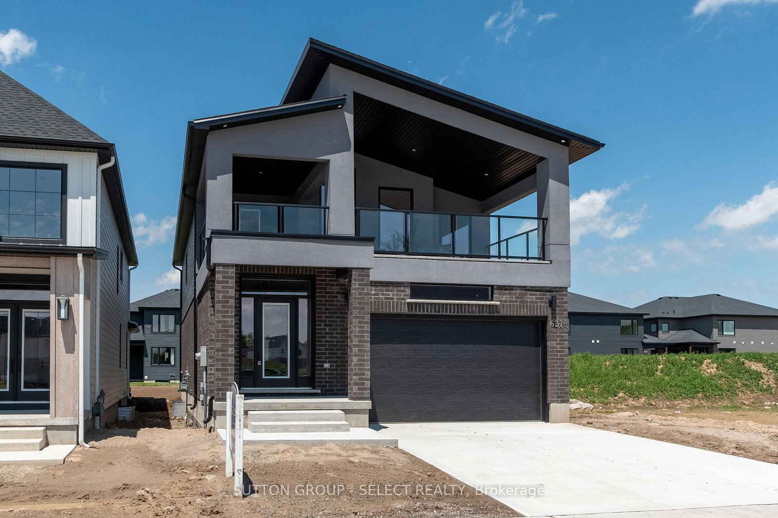 6342 HEATHWOODS Avenue • London South, ON photo 1