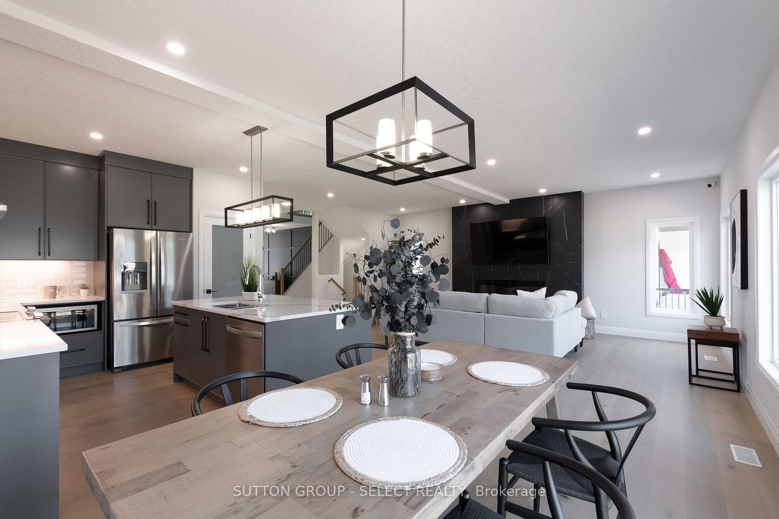 6342 HEATHWOODS Avenue • London South, ON photo 12