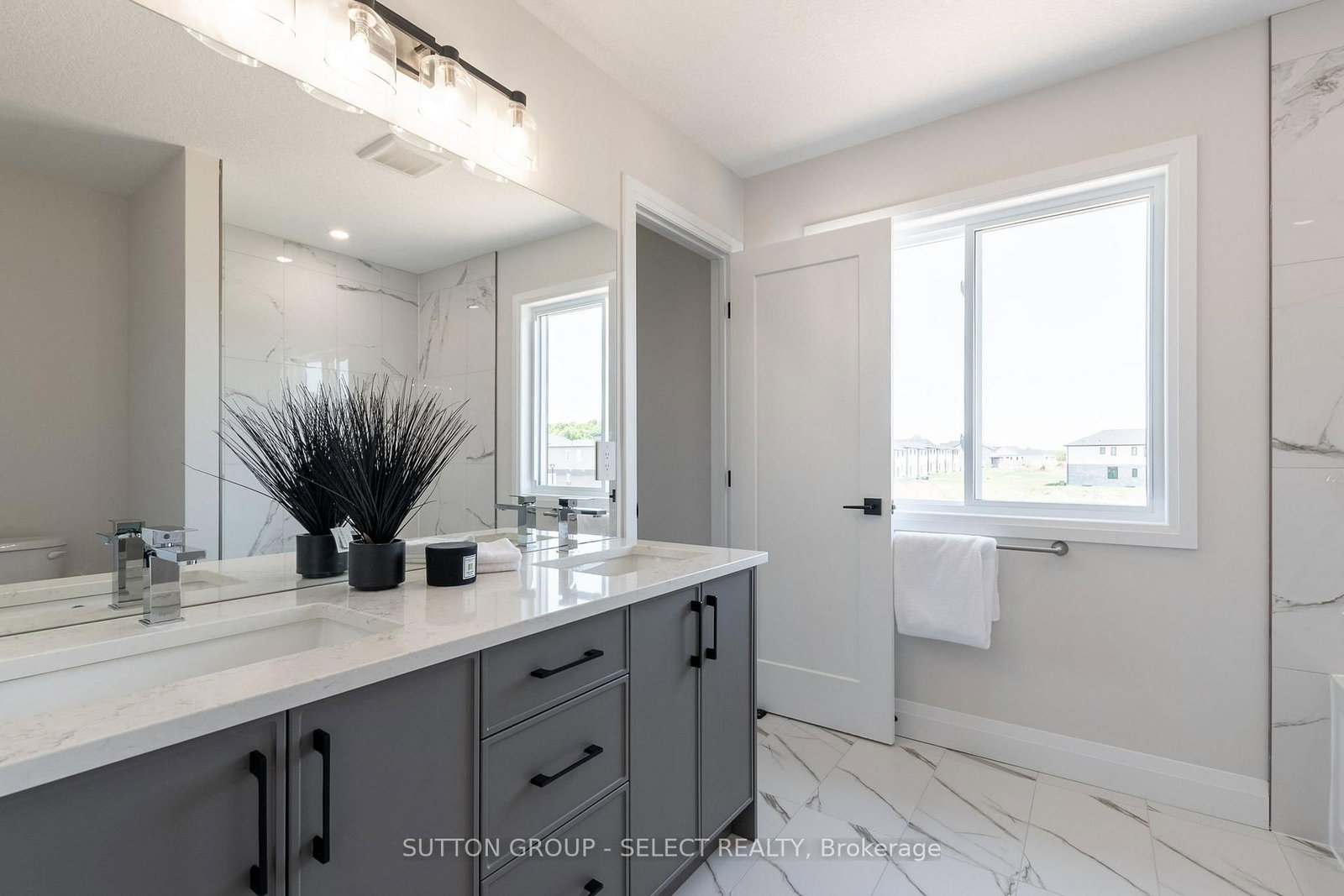 6342 HEATHWOODS Avenue • London South, ON photo 25
