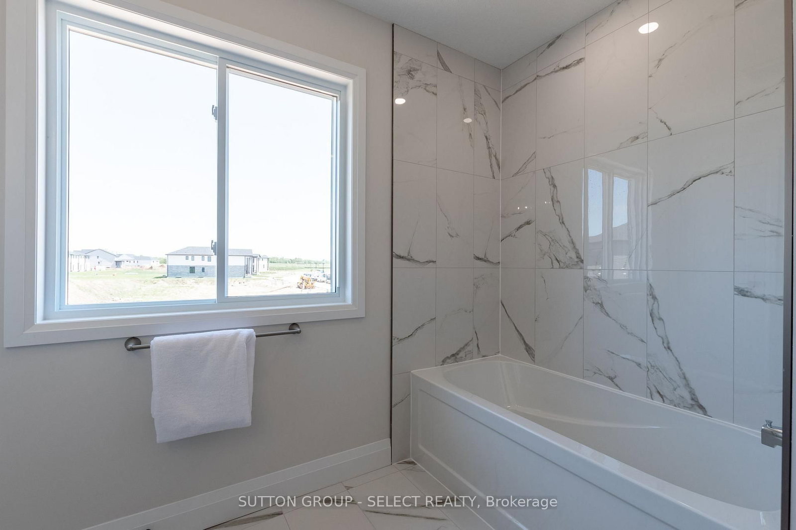 6342 HEATHWOODS Avenue • London South, ON photo 26