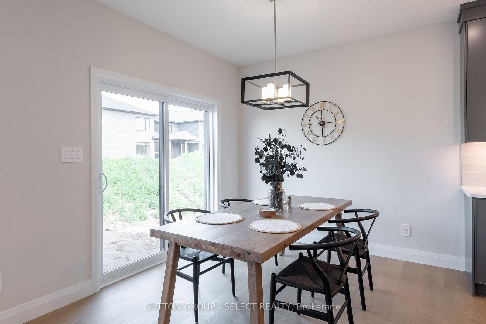 6342 HEATHWOODS Avenue • London South, ON photo 6