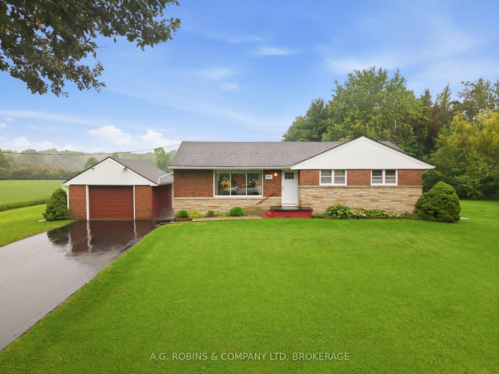 957 RIDGE Road • Welland, ON photo 5