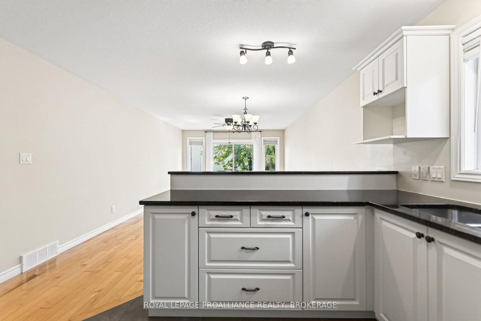 1097 Crossfield Avenue • Kingston, ON photo 20