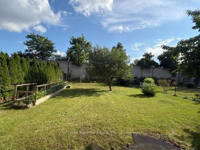 41 Whiltshire Drive N • Brantford, ON photo 14