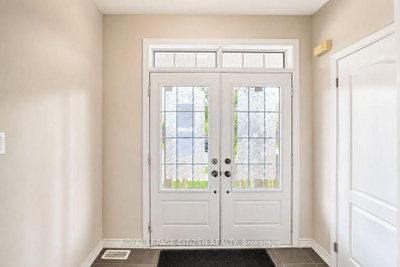 42 Angela Crescent • Niagara-on-the-Lake, ON photo 4