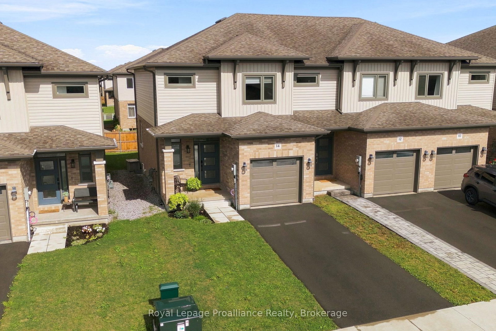 14 Otonabee Street • Belleville, ON photo 2
