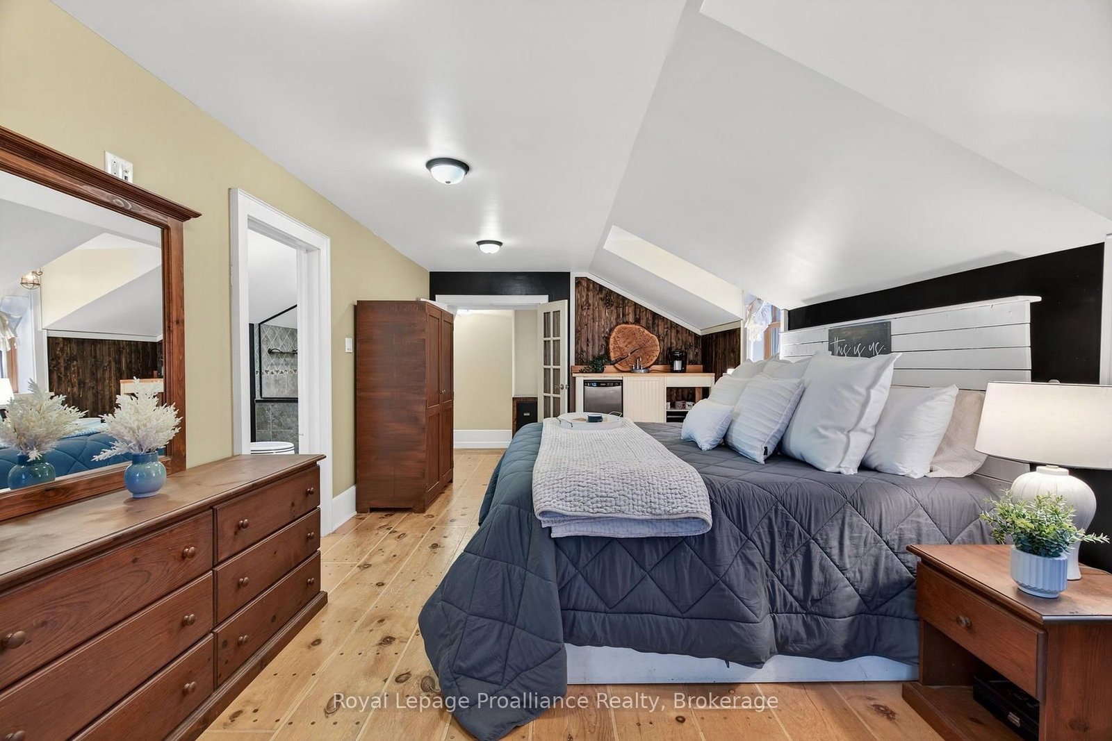 7802 Piccadilly Road • Godfrey, ON photo 30