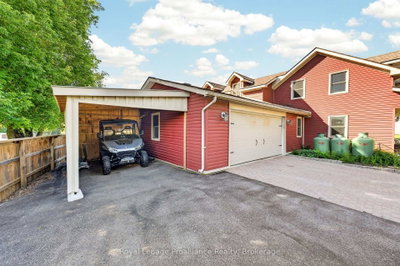 7802 Piccadilly Road • Godfrey, ON photo 4