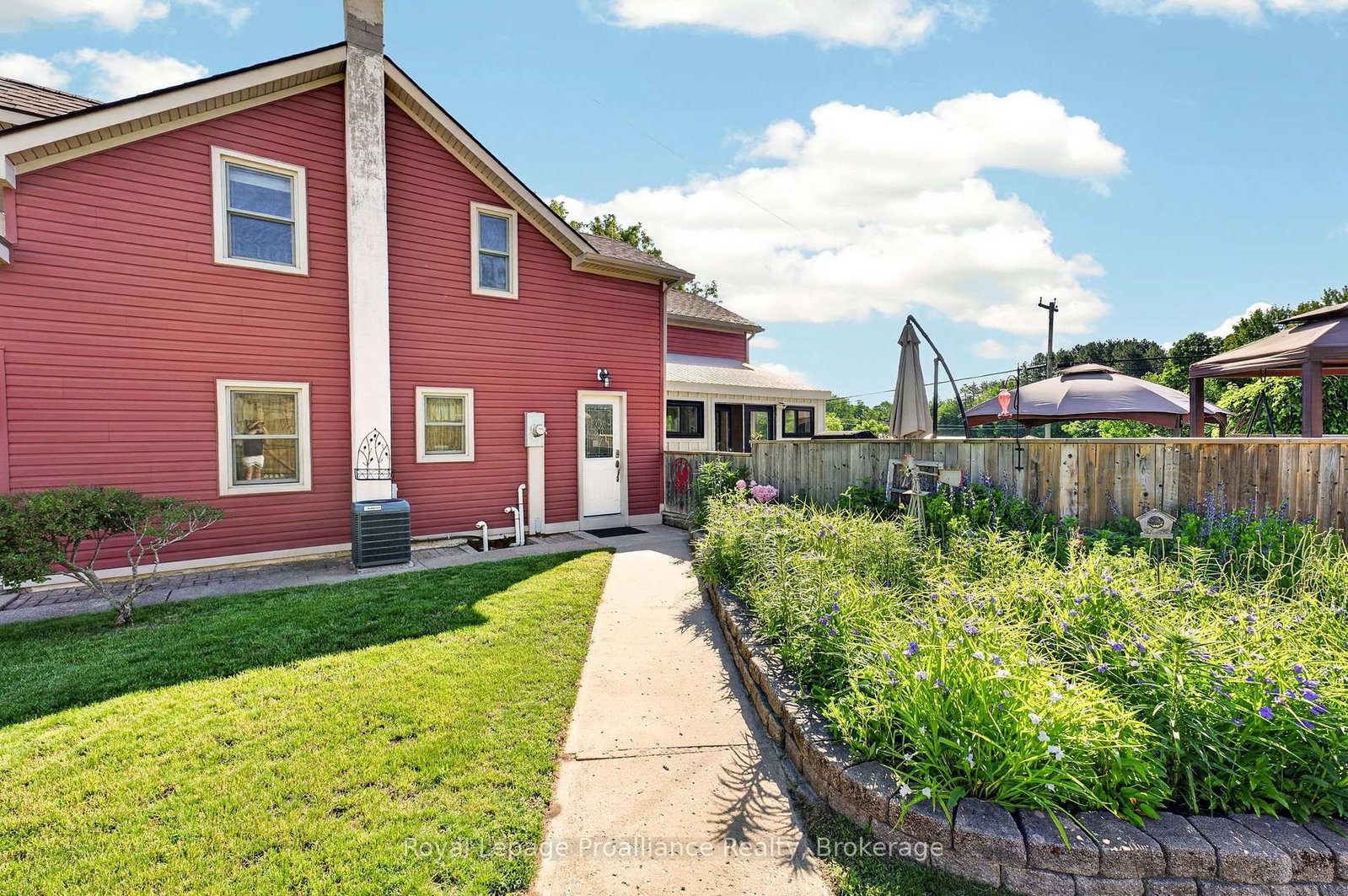 7802 Piccadilly Road • Godfrey, ON photo 7
