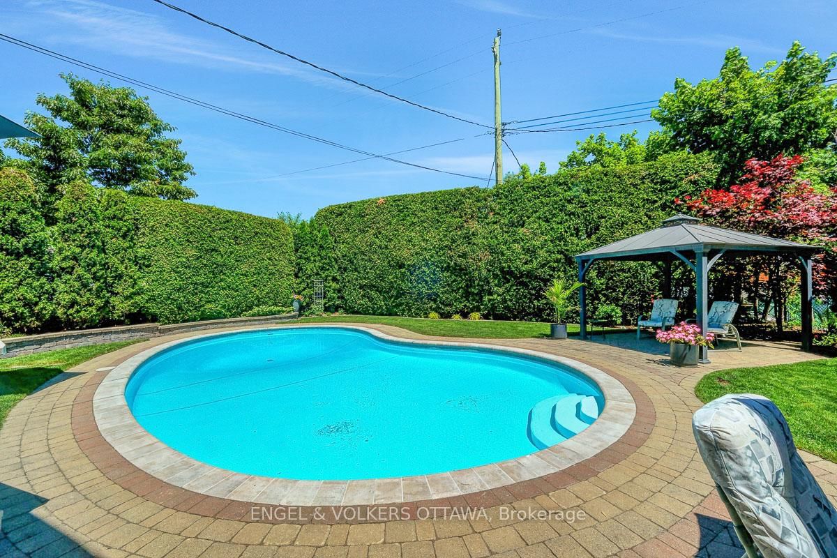 1131 Cameo Drive • Ottawa, ON photo 43