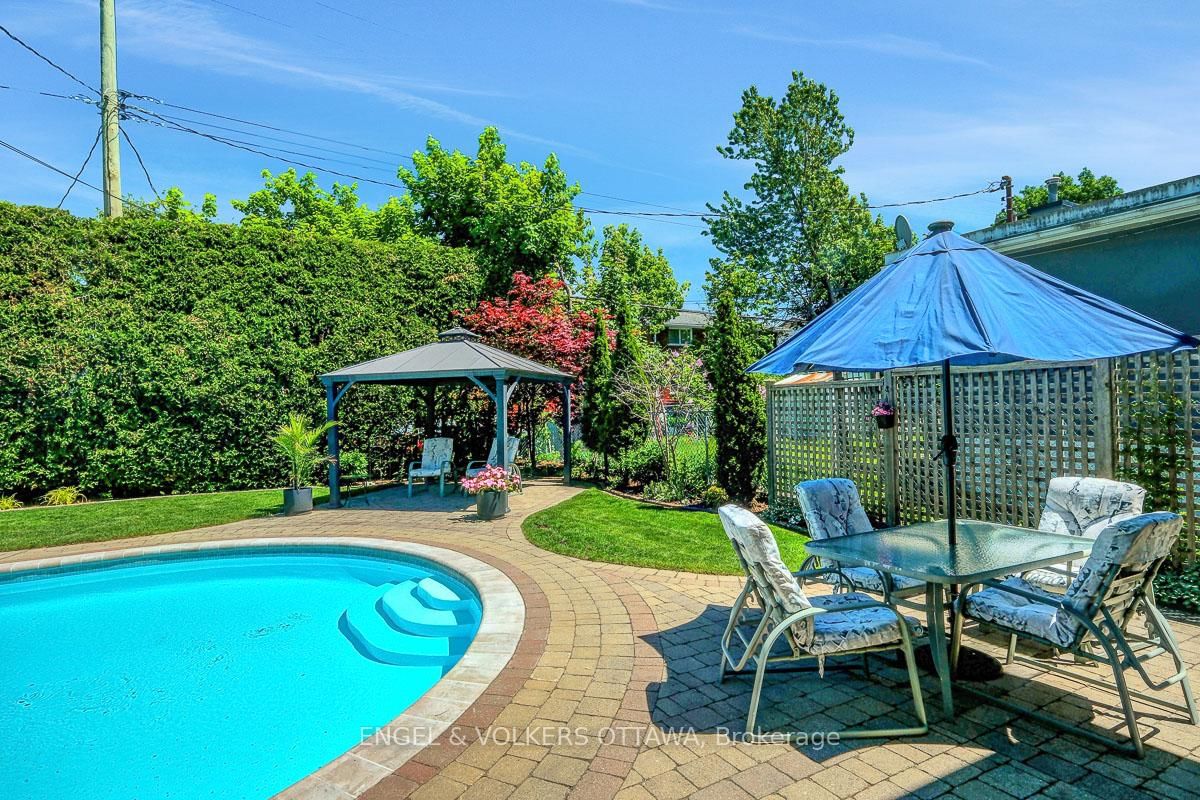 1131 Cameo Drive • Ottawa, ON photo 45