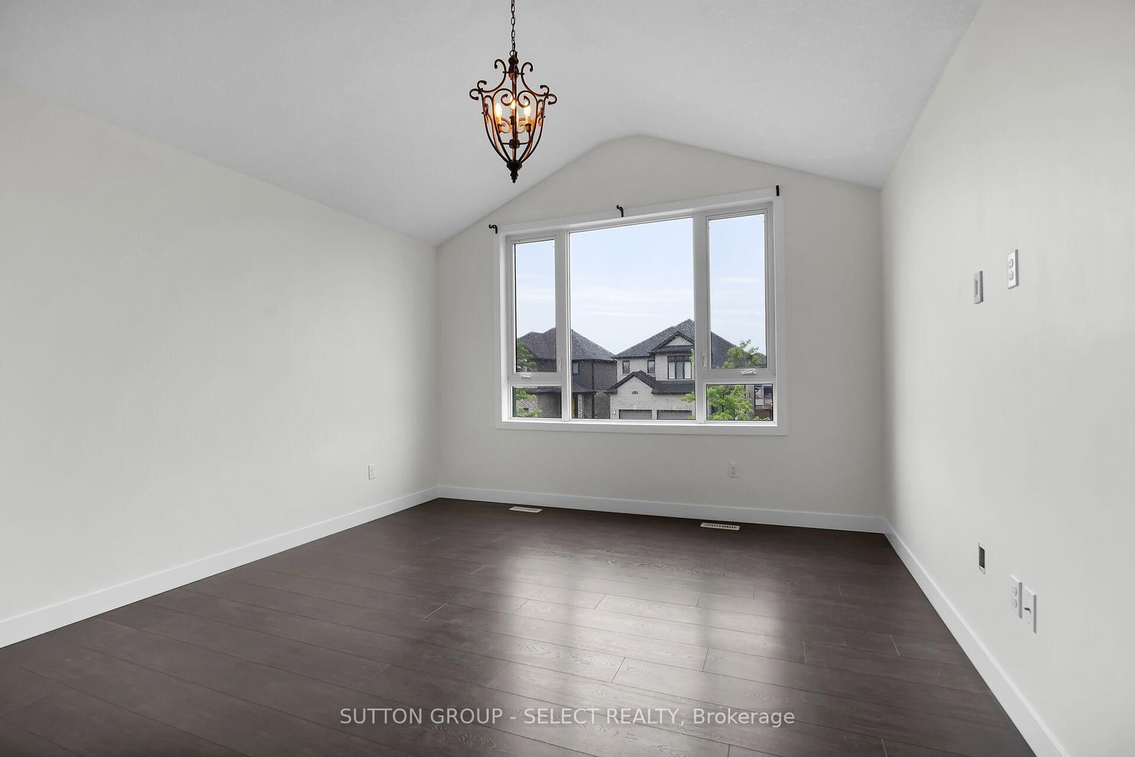 2080 Wateroak Drive • London North, ON photo 28