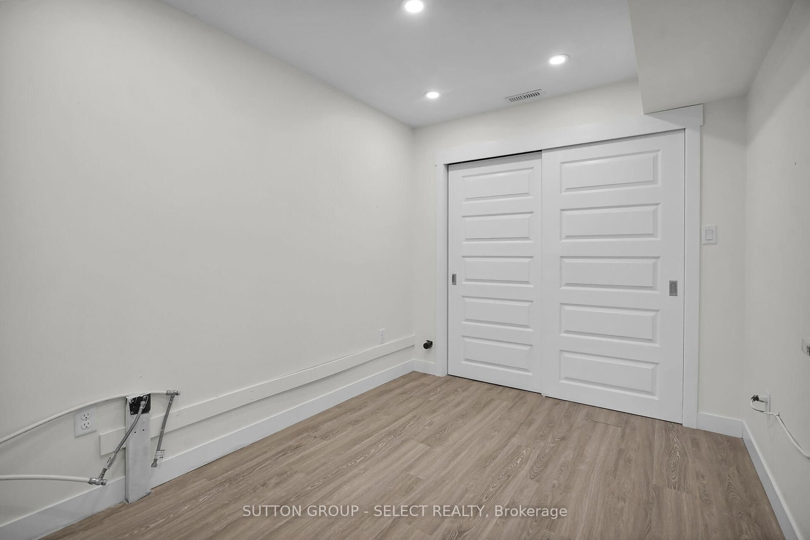 2080 Wateroak Drive • London North, ON photo 40