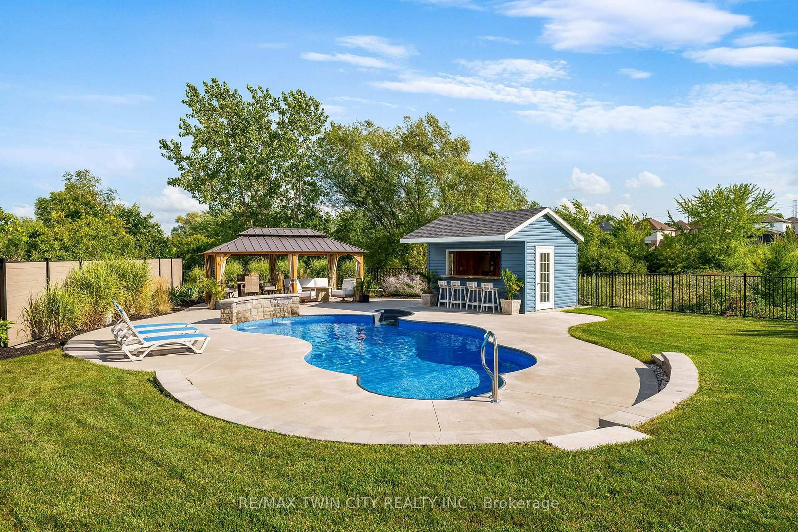 50 Knox Court • Kitchener, ON photo 3