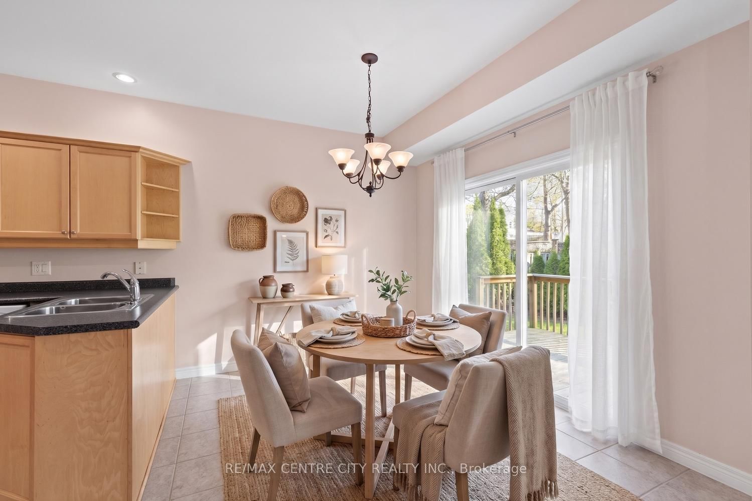 448 Commissioners Road E • #5 • London South, ON photo 18