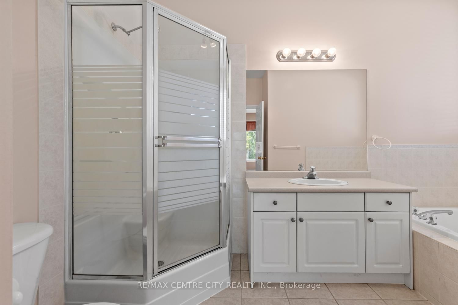 448 Commissioners Road E • #5 • London South, ON photo 9