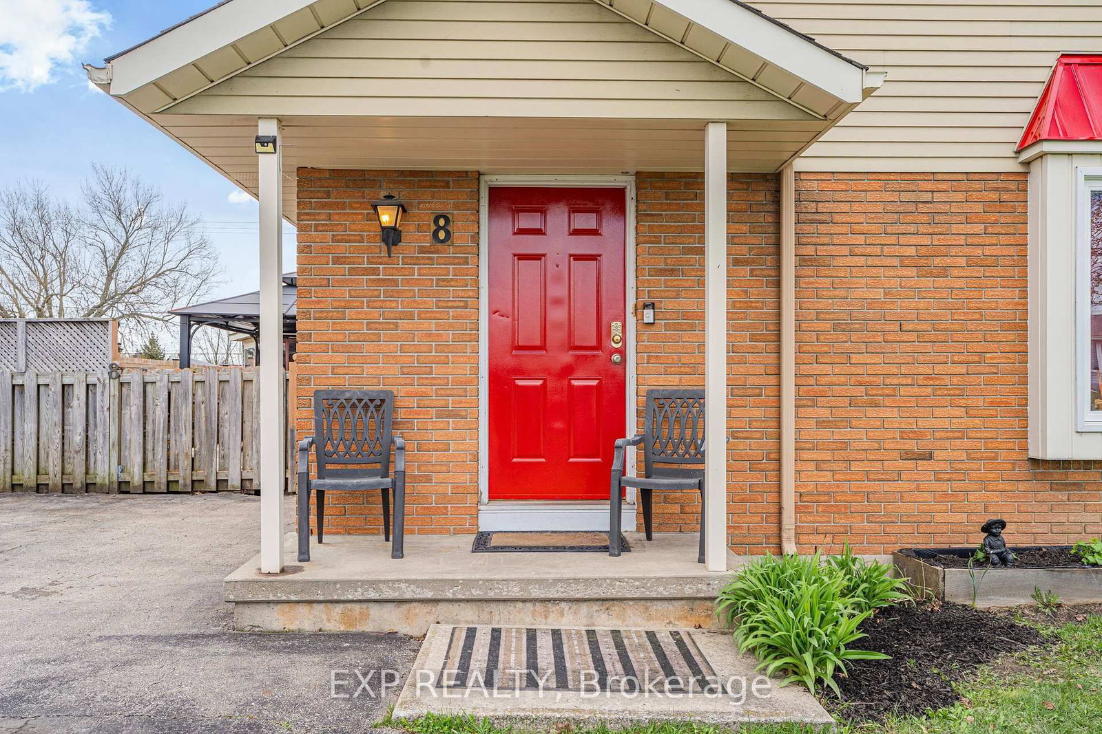 8 Abbott Lane • Haldimand, ON photo 3