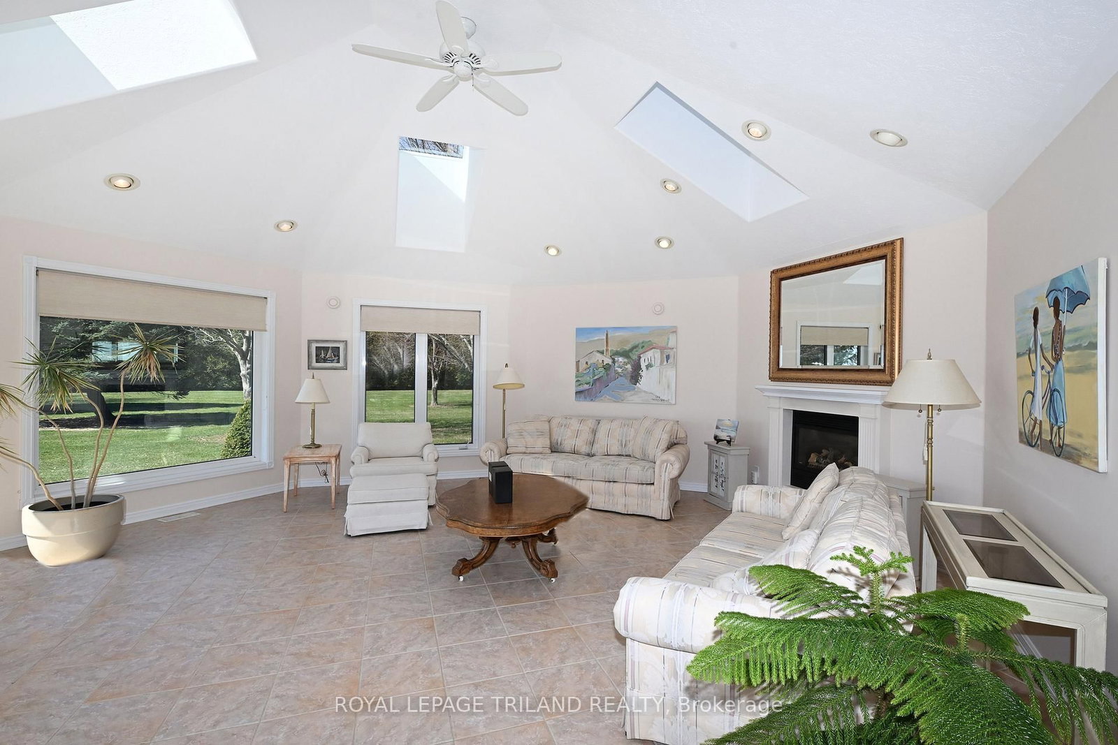 7154 Talbot Trail • Chatham-Kent, ON photo 11