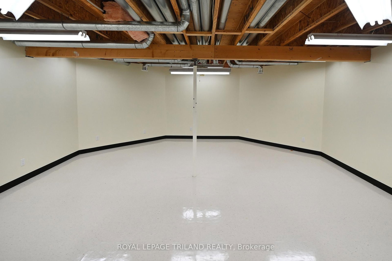 7154 Talbot Trail • Chatham-Kent, ON photo 25