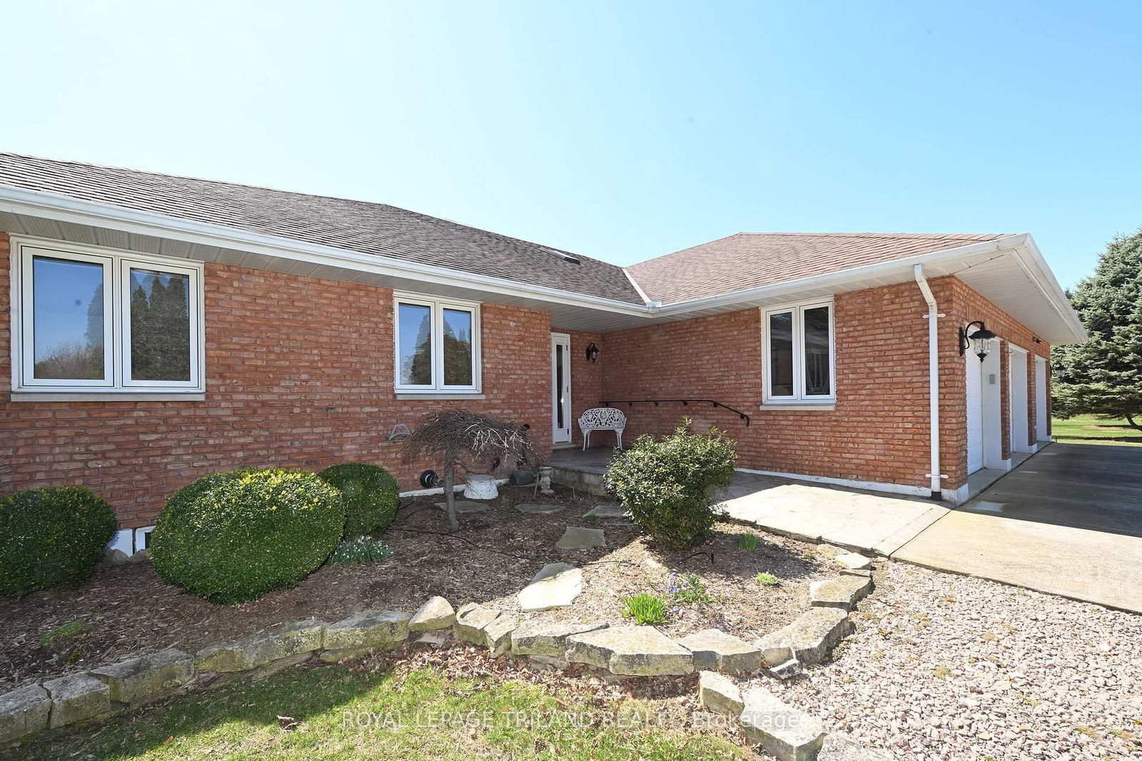 7154 Talbot Trail • Chatham-Kent, ON photo 31