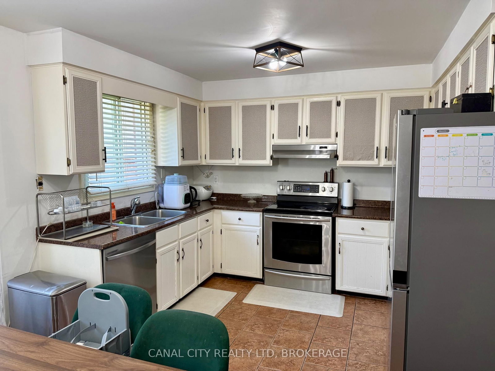 29 BAXTER Crescent • Thorold, ON photo 12