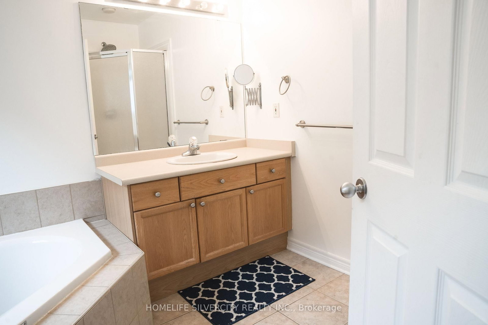 685 North Leaksdale Circle • London South, ON photo 17