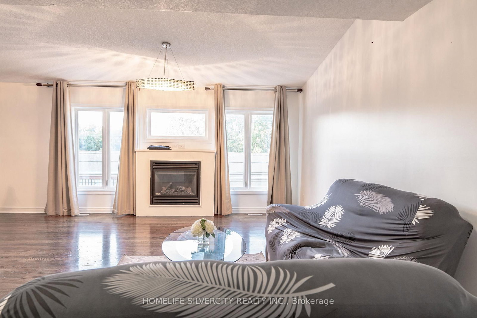 685 North Leaksdale Circle • London South, ON photo 3