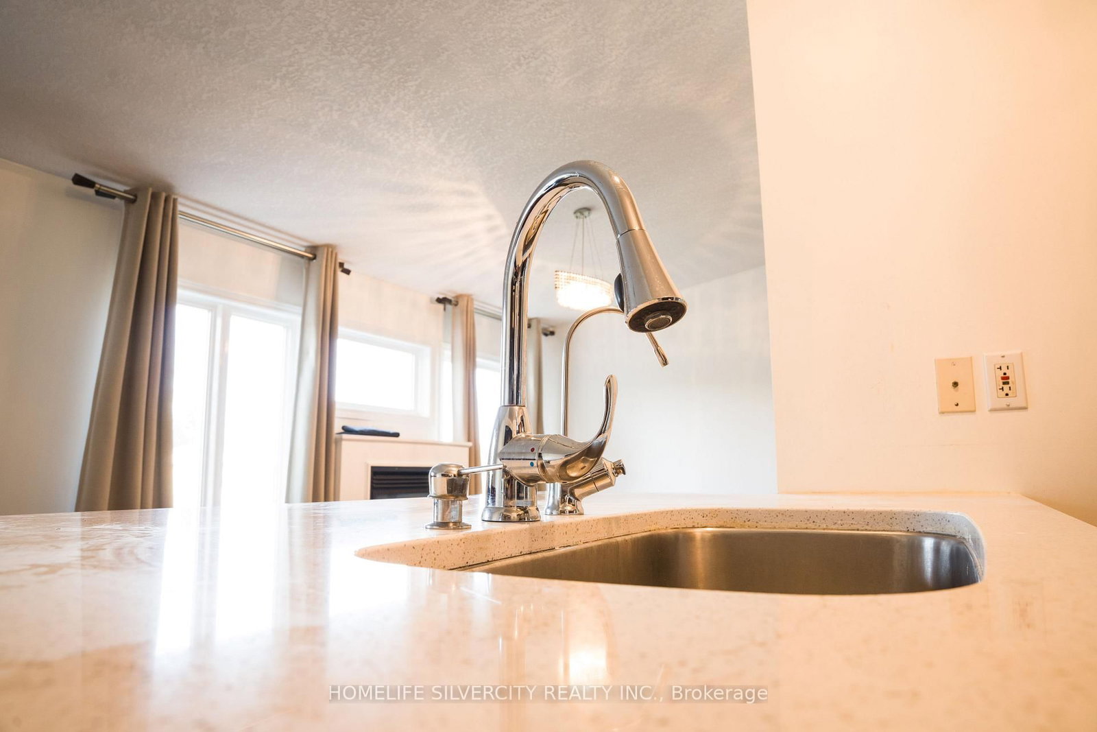 685 North Leaksdale Circle • London South, ON photo 7