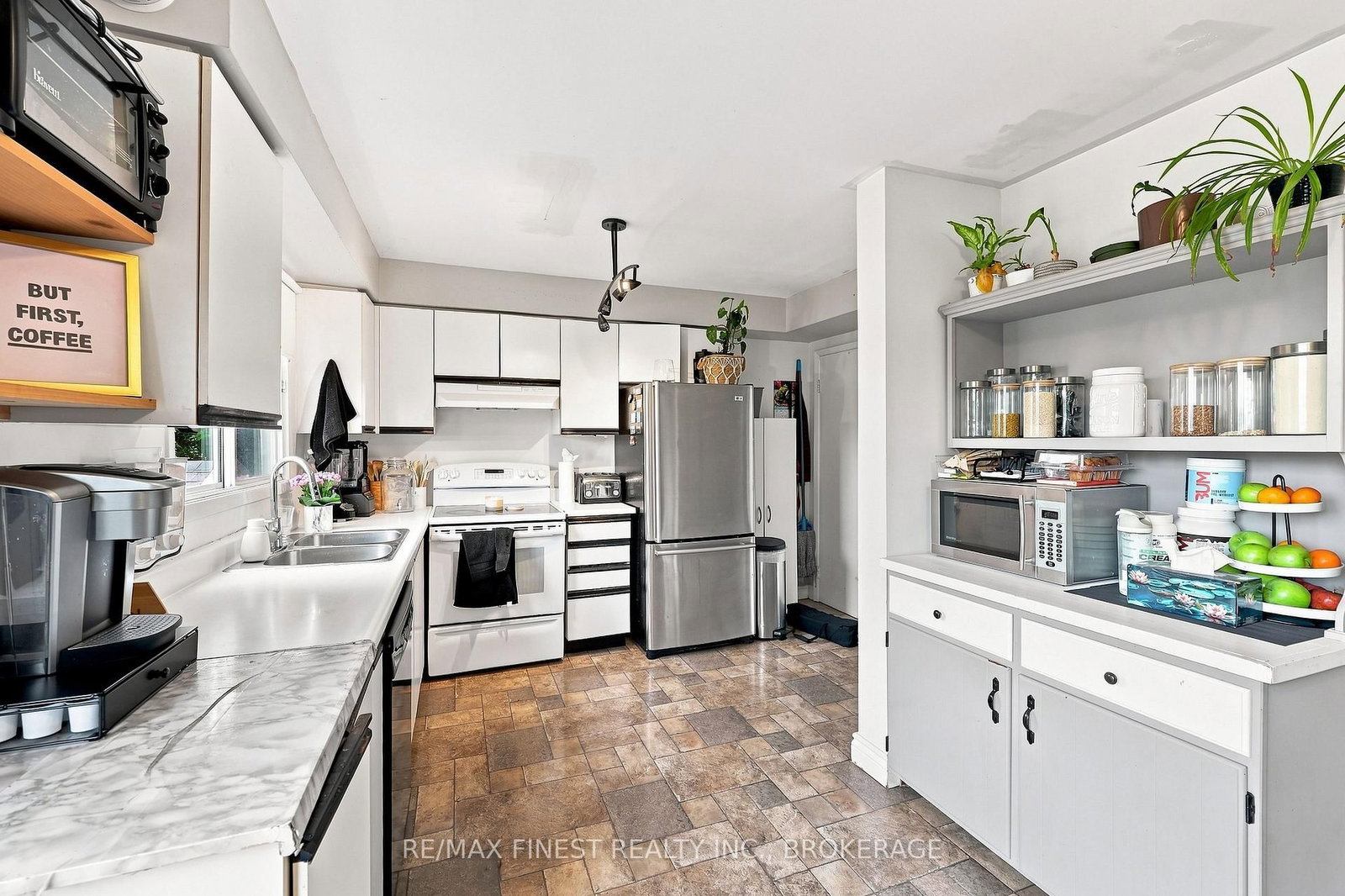 944 Uxbridge Crescent • Kingston, ON photo 12