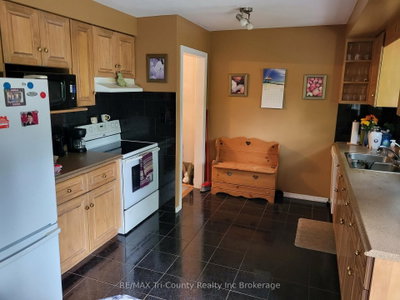 446 Norwich Avenue • Woodstock, ON photo 4