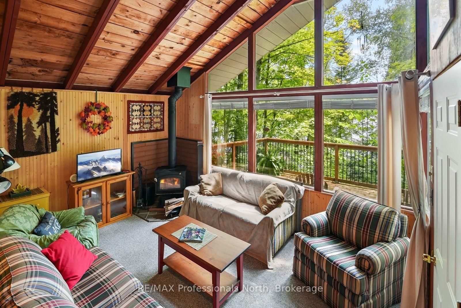 1041 Penny Lane • Dysart et al, ON photo 15