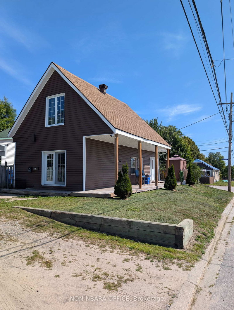 home for sale on 272 Lansdowne Avenue