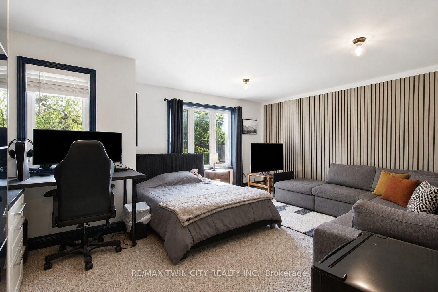 445 Sherring Street • Cambridge, ON photo 36