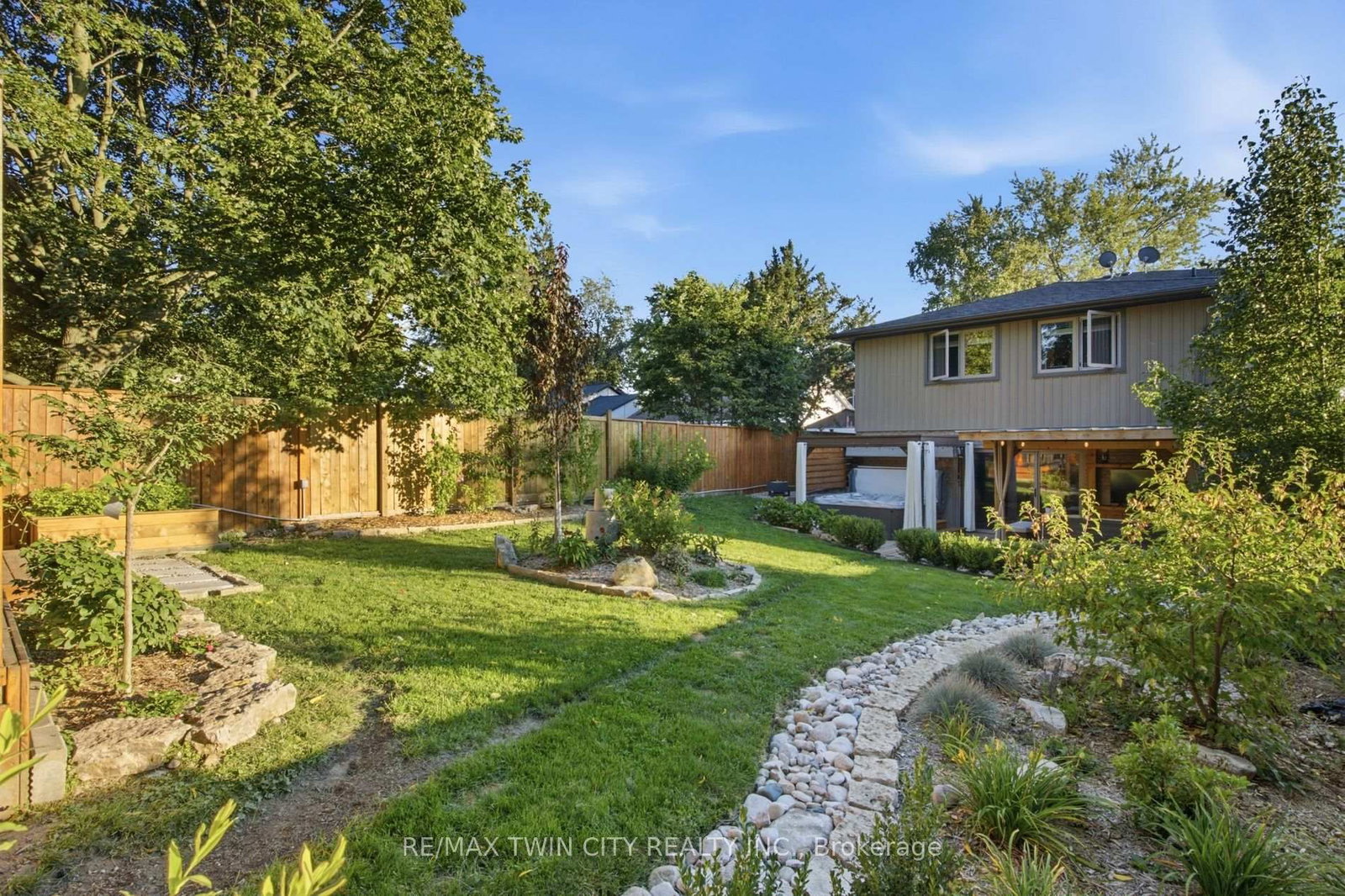 445 Sherring Street • Cambridge, ON photo 41