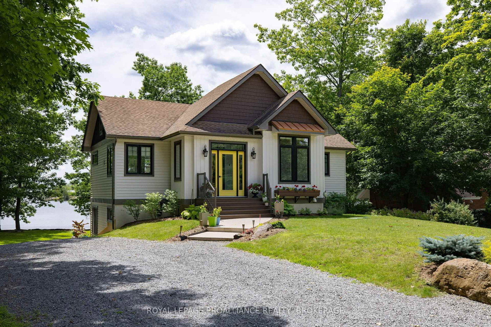 3842 Hideaway Lane • Battersea, ON photo 2