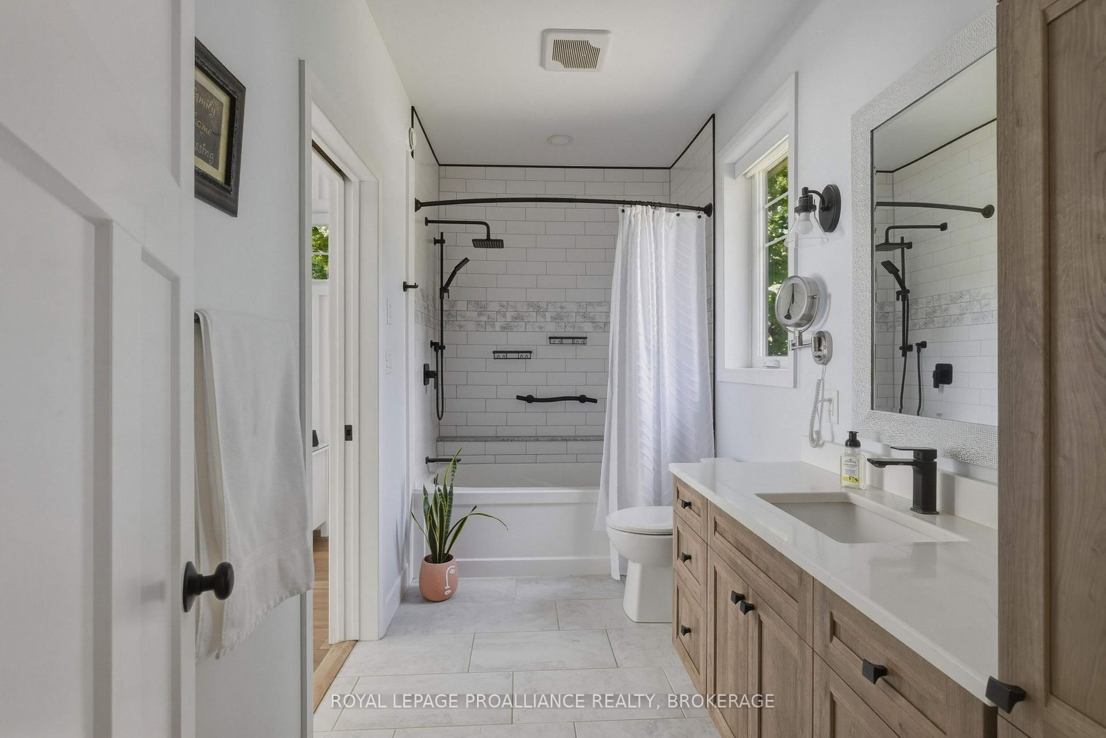 3842 Hideaway Lane • Battersea, ON photo 23