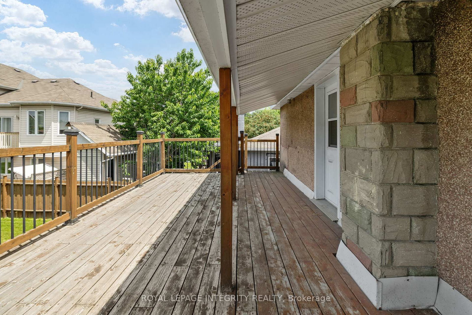 1081 Kenaston Street • Ottawa, ON photo 10
