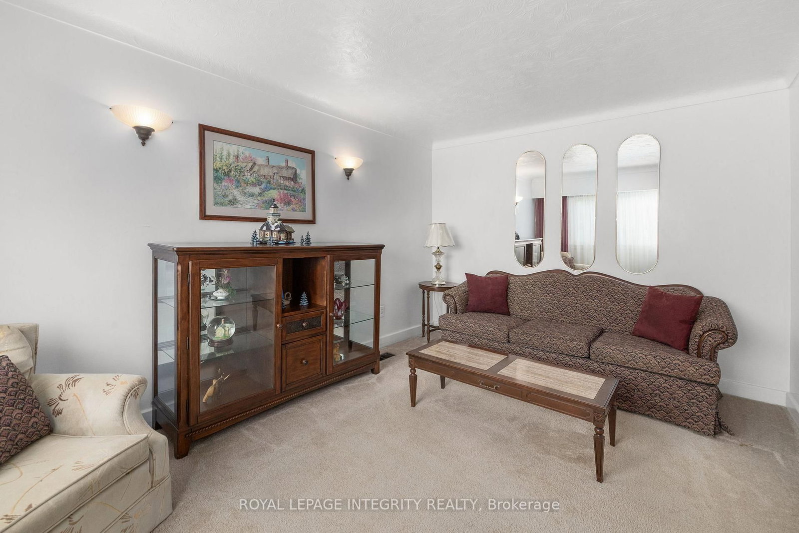 1081 Kenaston Street • Ottawa, ON photo 13