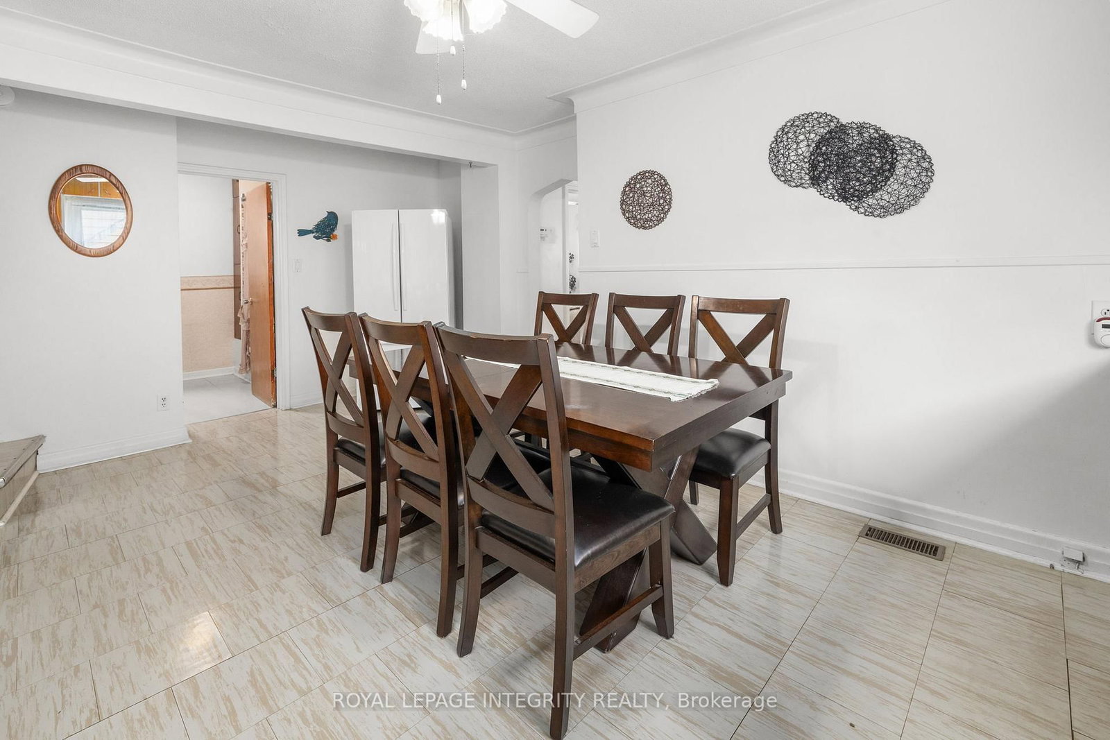 1081 Kenaston Street • Ottawa, ON photo 23