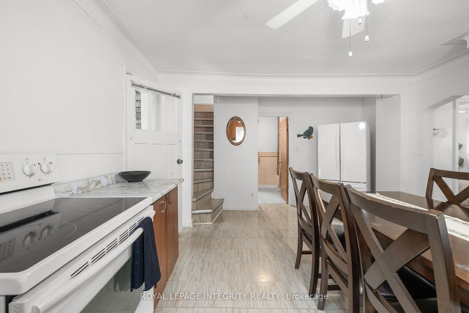 1081 Kenaston Street • Ottawa, ON photo 24