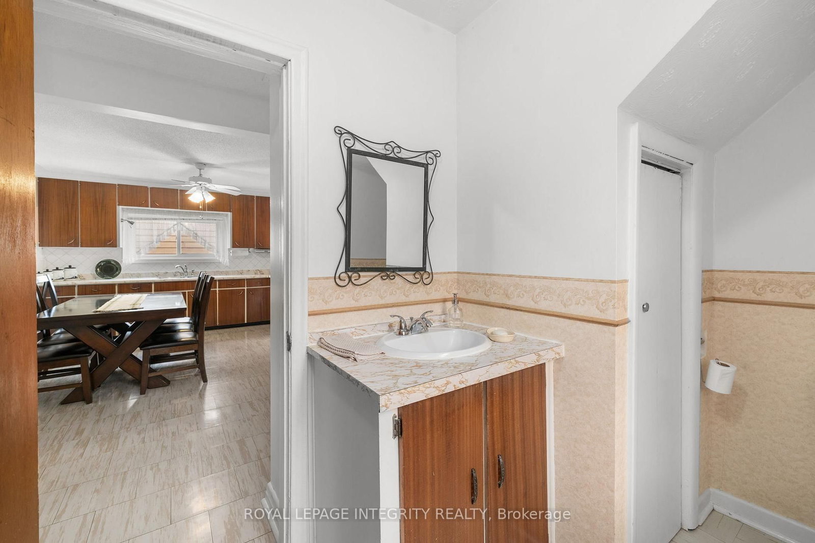 1081 Kenaston Street • Ottawa, ON photo 27