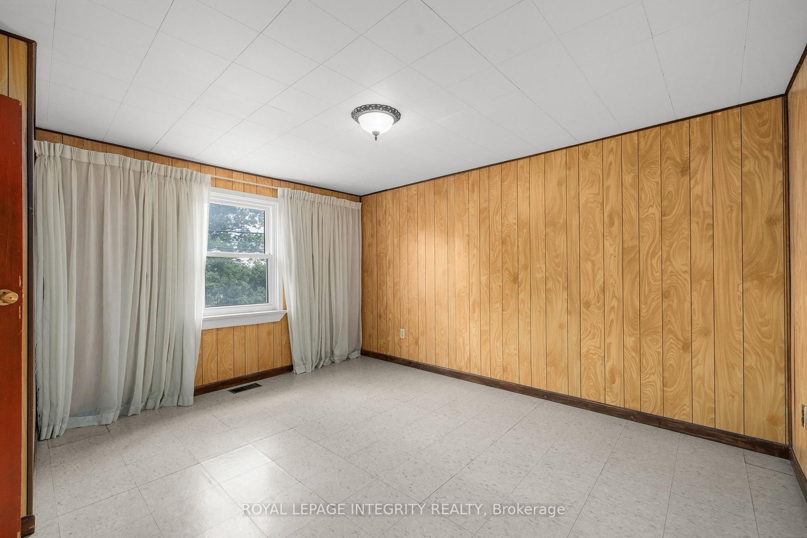 1081 Kenaston Street • Ottawa, ON photo 41