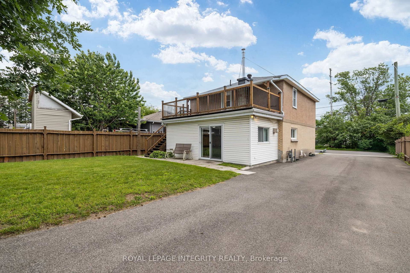 1081 Kenaston Street • Ottawa, ON photo 5
