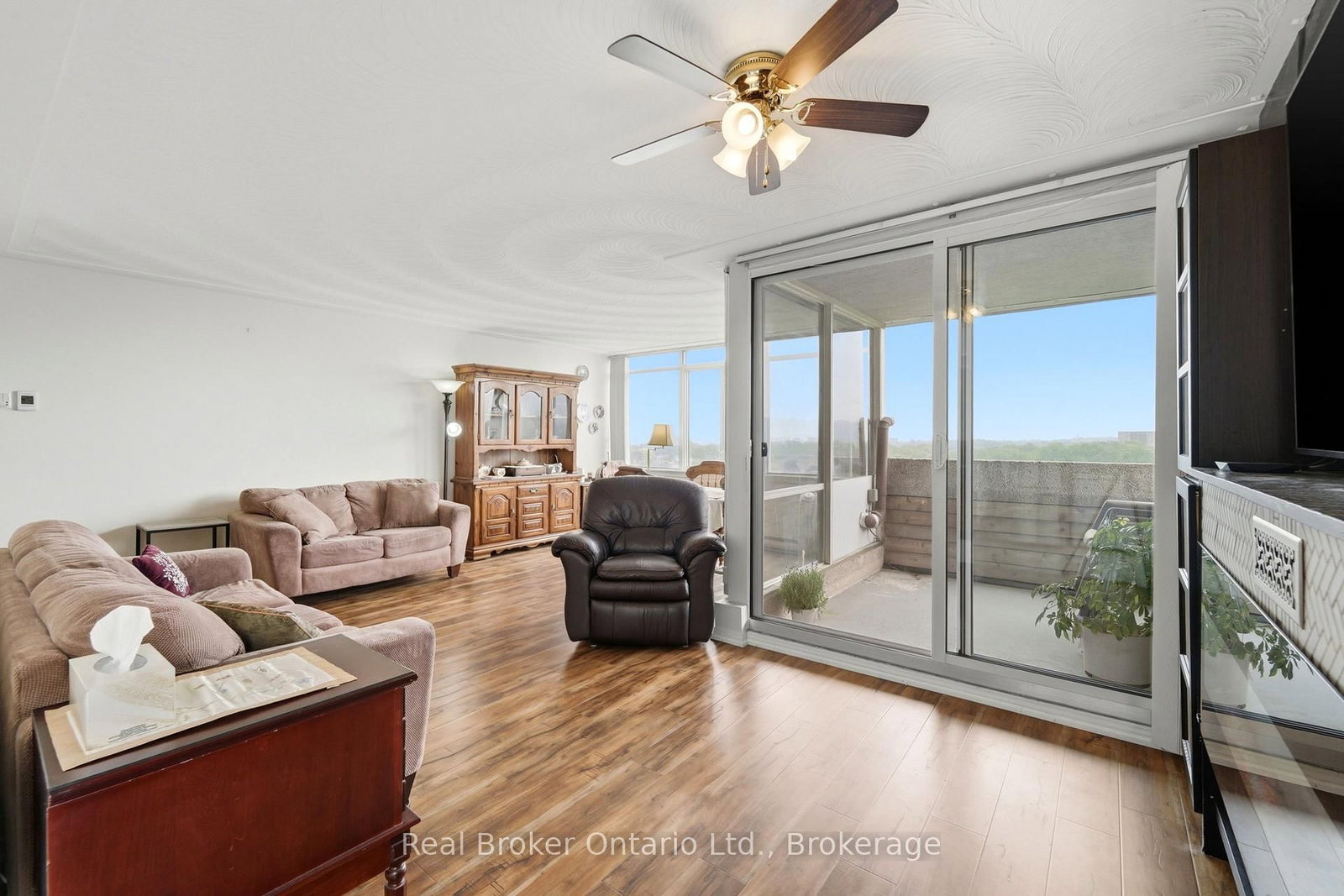 40 Harrisford Street • #908 • Hamilton, ON photo 7
