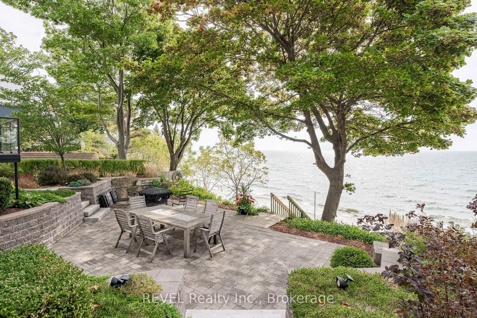 10417 Lakeshore Road • Wainfleet, ON photo 1