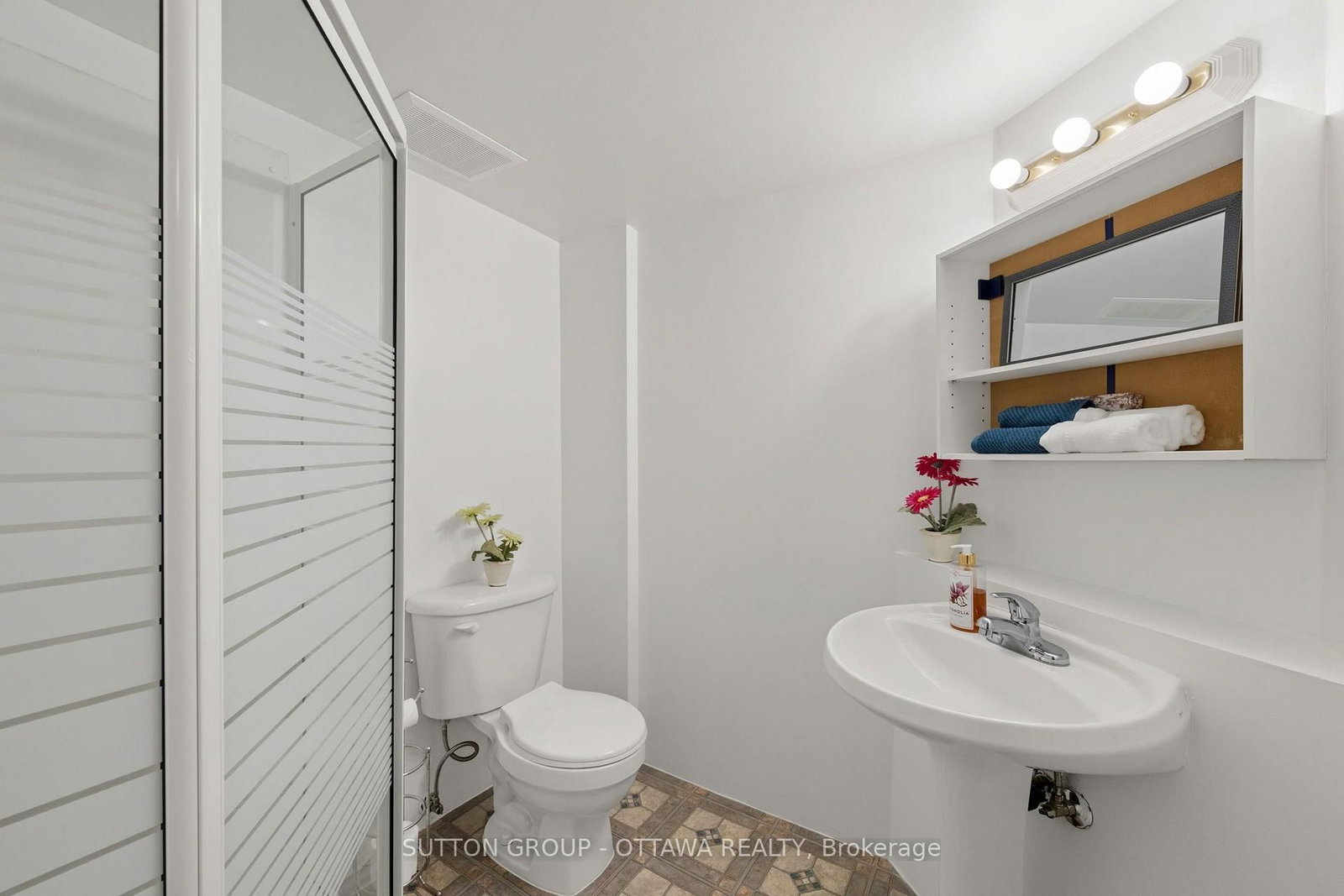 52 Windcrest Court • Ottawa, ON photo 32