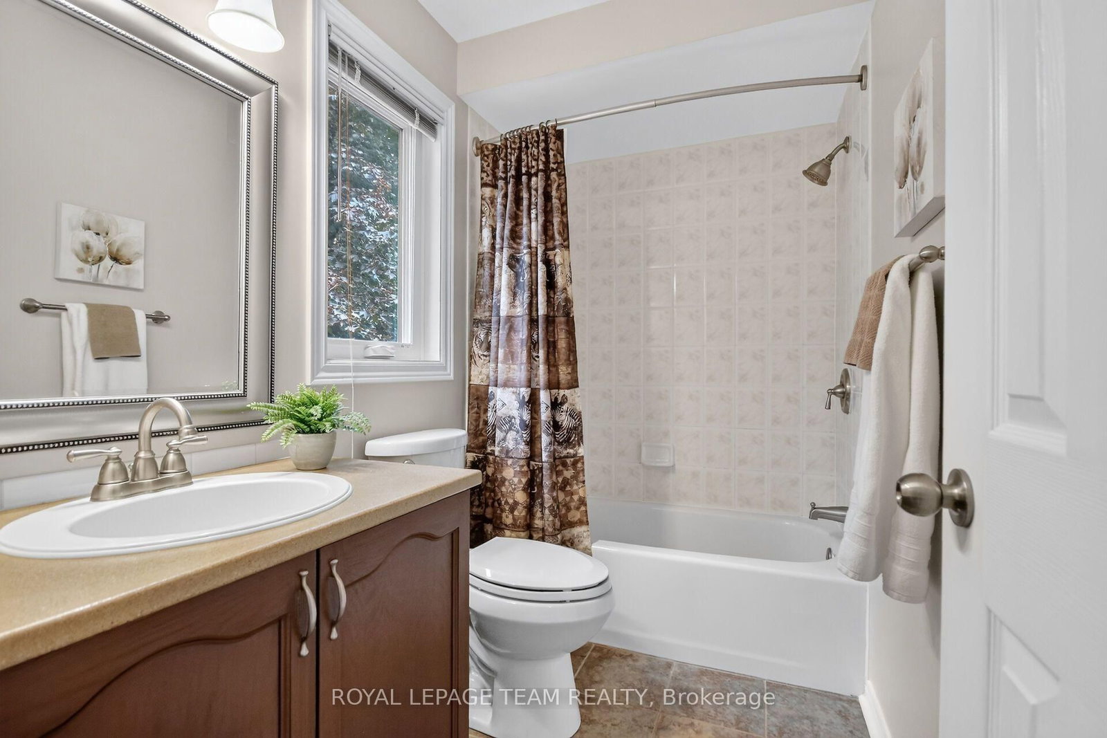 72 Sheppard's Glen Avenue • Ottawa, ON photo 29
